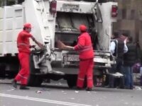 Tbilisi City Hall Cleaning Service cleaned Rustaveli Avenue after the demonstration 