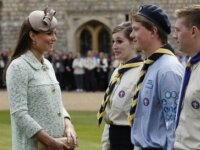 Pregnant Kate Middleton honors Queen’s Scouts