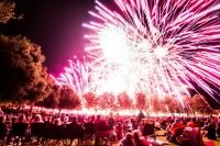 Crowd hurt by fireworks in the US 